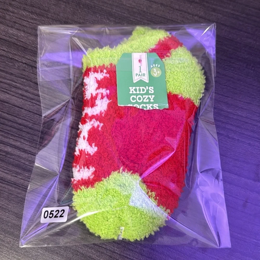 NWT! Kids‎ Fuzzy Socks